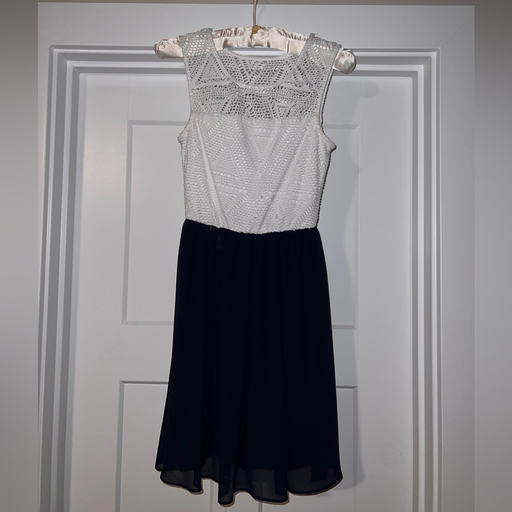 White and navy Semi Casual above the knee dress. Size XS